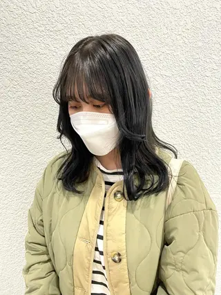 ミディアム 渋谷 留菜のヘアスタイル