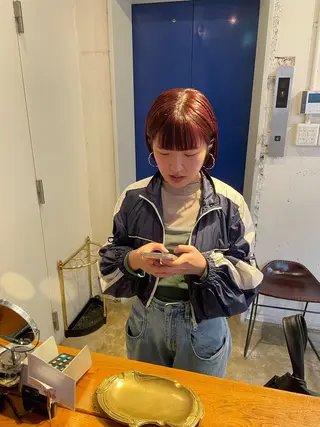 ショート カラー MIOベージュカラー 柔らかいカラーのヘアスタイル