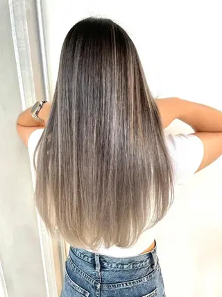 ロング カラー siesta by amble luxeのヘアスタイル