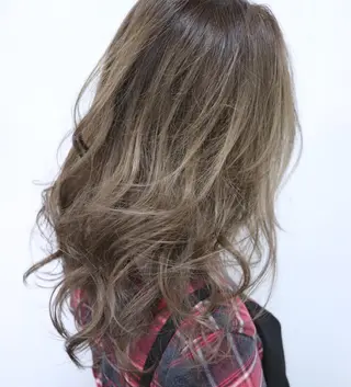 ミディアム カラー ヘアアレンジ エクステの神様 ▫️原島ユウヤ▫️のヘアスタイル