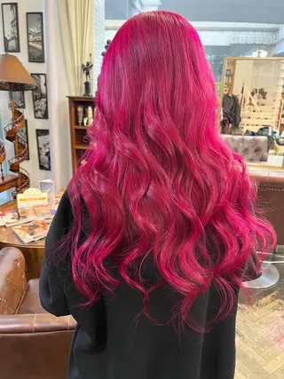 ロング カラー モモカ/ハイトーン /バレイヤージュのヘアスタイル