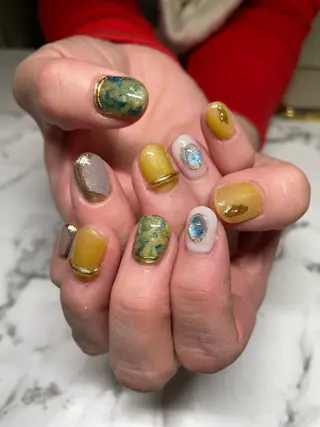 ネイル Mi-roomネイル 耳ツボジュエリーのネイルデザイン