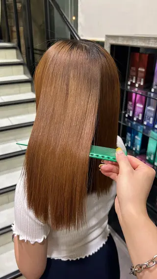 ミディアム 暖色ｶﾗｰ/ﾚｲﾔｰ ｶｯﾄ/Yunaのヘアスタイル