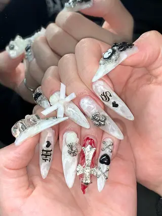 ネイル NES NAIL所属・さゆり￤推しキャラ ￤ロングネイル🩷のネイルデザイン