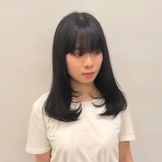 セミロング カラー ヘアアレンジ 顔まわりカット の達人のヘアスタイル
