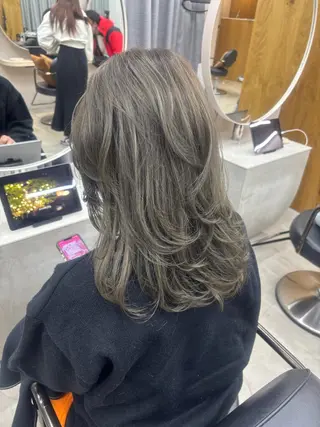 セミロング カラー Rui Ruiのヘアスタイル