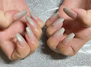 ネイル VIERU 🌈🎀💖のネイルデザイン