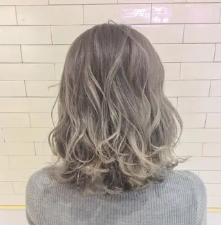 ミディアム カラー レイヤーカット× 髪質改善たもりのヘアスタイル