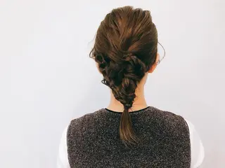 ヘアアレンジ pole/apartment所属・💓パーマ，💗 レイヤーカットのヘアスタイル
