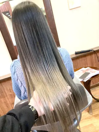 ロング カラー ヘアークルーズ ピースのヘアスタイル