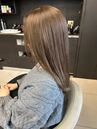 ロング 小嶺 麗華のヘアスタイル