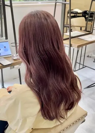 ロング メンズバレイヤージュ 斉藤春のヘアスタイル