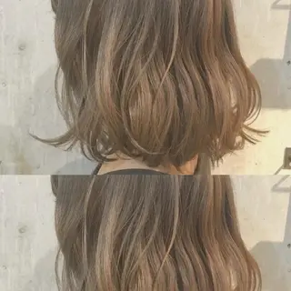 ミディアム カラー 荒木 依莉亜のヘアスタイル