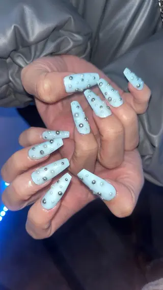 ネイル Mariris所属・ᗷᗩᑎSᗩ ᑎᗩIᒪ ՏᗩᒪOᑎのネイルデザイン