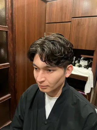 パーマ メンズ ヒロ銀座 川崎店所属・ヒロ銀座川崎 志田健介のヘアスタイル