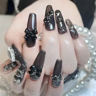 ネイル RAFFINE 月🦋🩵のネイルデザイン