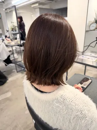 ミディアム SAKI 新宿のヘアスタイル