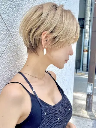 ショート カラー 韓国レイヤー➰北田 陸斗➰コテ巻きパーマのヘアスタイル