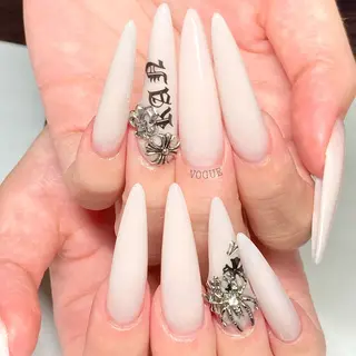 ネイル VOGUE ×SWANのネイルデザイン