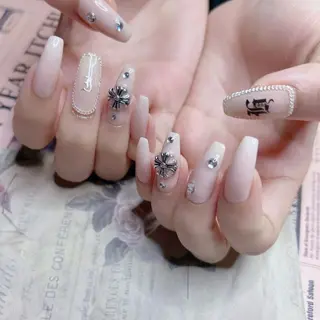 ネイル NOIROUGE所属・NOI ROUGEのネイルデザイン