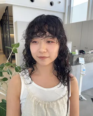 ミディアム パーマ tomo🍒パーマ ハイトーン似合わせのヘアスタイル