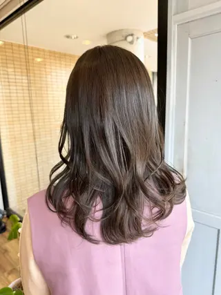 ロング カラー ツキダテ ユイのヘアスタイル