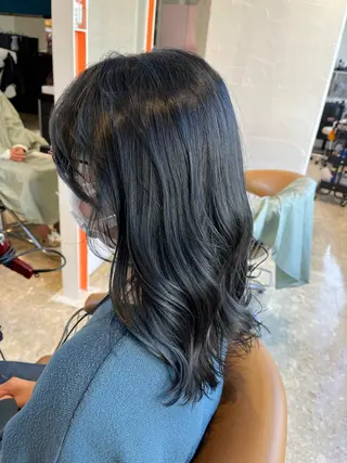 ミディアム カラー うしだ かおるのヘアスタイル