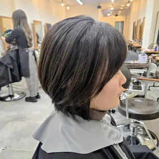 ショート カラー 浜田りほ Luxbe 博多バスターミナルのヘアスタイル