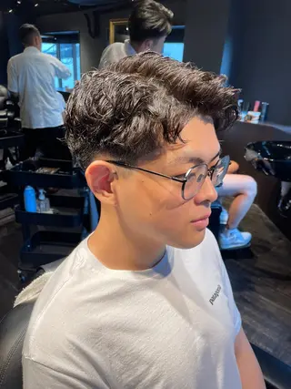 ミディアム パーマ KINGSMAN TOKYO    BARBERSHOP 2nd所属・メンズカット専門/ 加藤　拓のヘアスタイル