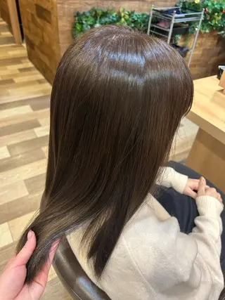 セミロング Dali 新さっぽろ店所属・前川 紗のヘアスタイル