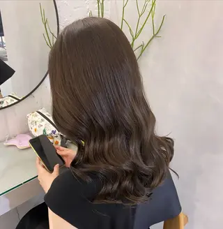 ミディアム パーマ レイヤーカットのプロ 大人ヘア宮森貴志のヘアスタイル