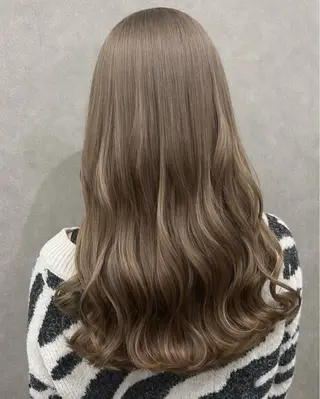 ロング カラー 廣瀬 あずさのヘアスタイル