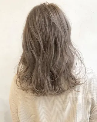 セミロング カラー nakahara madokaのヘアスタイル