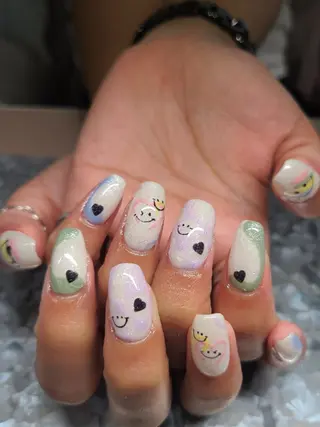 ネイル 13日3980円‼️ マグもデザインも◎のネイルデザイン