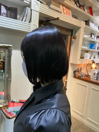 ショート カラー オカベ ショウマのヘアスタイル