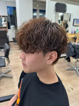ショート パーマ メンズ ハイトーンカラー メンズパーマだいきのヘアスタイル