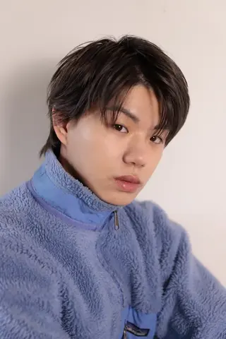 メンズ メンズ ヘアメイク  ハイトーン キャロのヘアスタイル