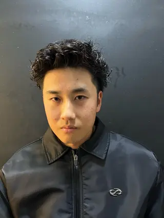 メンズ SHU｜レイヤー カット/パーマのヘアスタイル