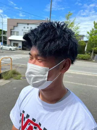 カラー メンズ newi TATSUのヘアスタイル