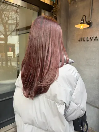 ロング カラー N°　jillva 腰山 菜々美のヘアスタイル