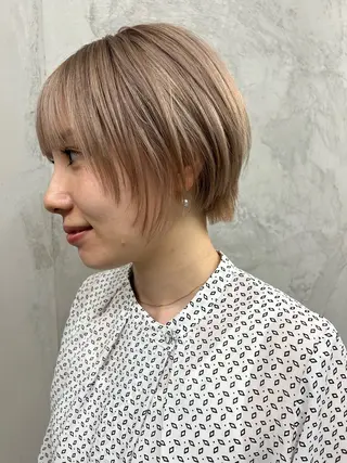 カラー 博多ブリーチ× 透明感/縮毛矯正のヘアスタイル