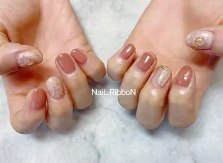 ネイル ネイルリボン 受付スタッフのネイルデザイン