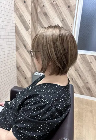 ショート BUBBLES 久米川所属・透明感カラー 🩰kotomi🩰のヘアスタイル
