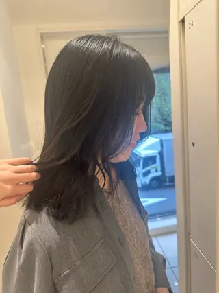 ミディアム カラー ヘアアレンジ タイトボブ個性派カラ ーAKANEのヘアスタイル