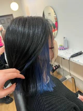 ミディアム カラー イシイ ハルナ 🤍のヘアスタイル