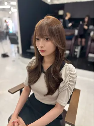 セミロング カラー 佐藤 有紗のヘアスタイル