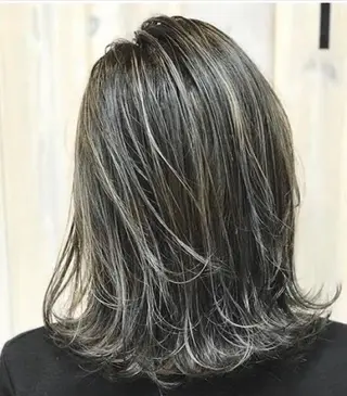 カラー 🧸 EARTH 佃 萌海 ☁️のヘアスタイル