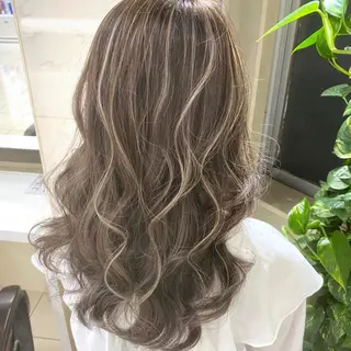 ロング カラー シールエクステ特化 ハイトーン、NANAのヘアスタイル