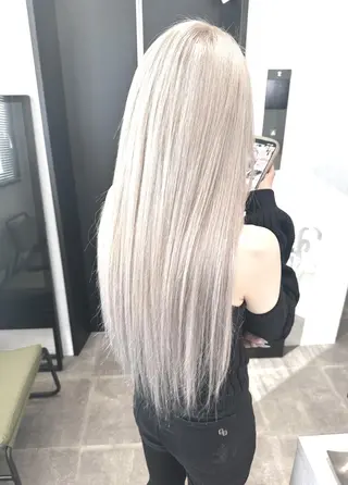 ロング ヘアアレンジ カラー ハイトーン カラーのヘアスタイル