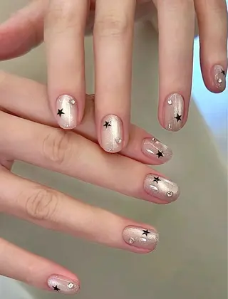 ネイル 高木 維麗絲のネイルデザイン